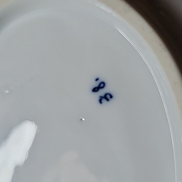 MEISSEN BLUE ONION 12" HANDLED SERVING BOWL - Picture 7 of 8